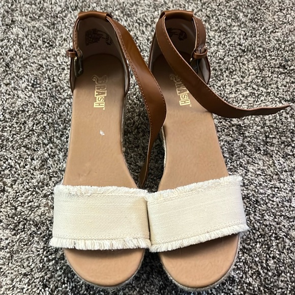 2 inch Espadrilles - Picture 1 of 2
